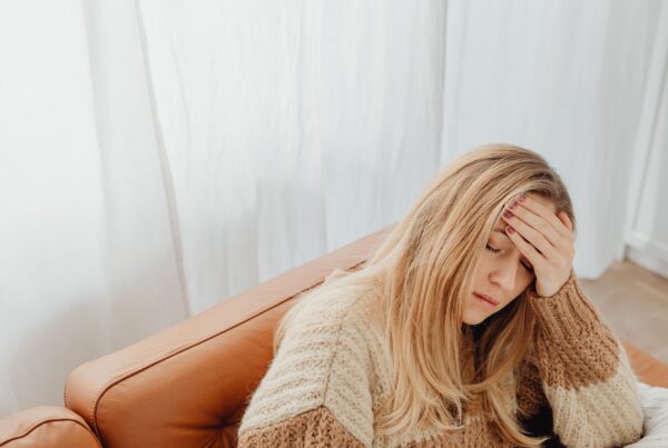 femme anxiété sociale stress